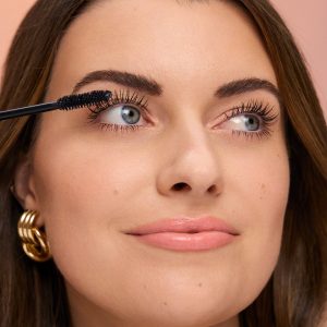perfect strokes universal volumizing mascara