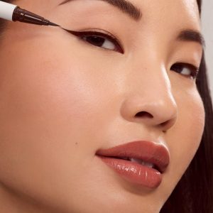 perfect strokes matte liquid liner brown